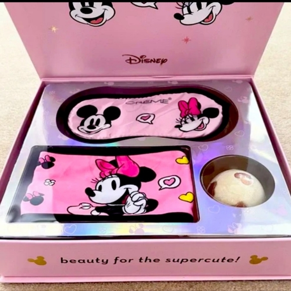 Disney Other - The Creme Shop Disney Minne & Mickey Season's Treatings Set